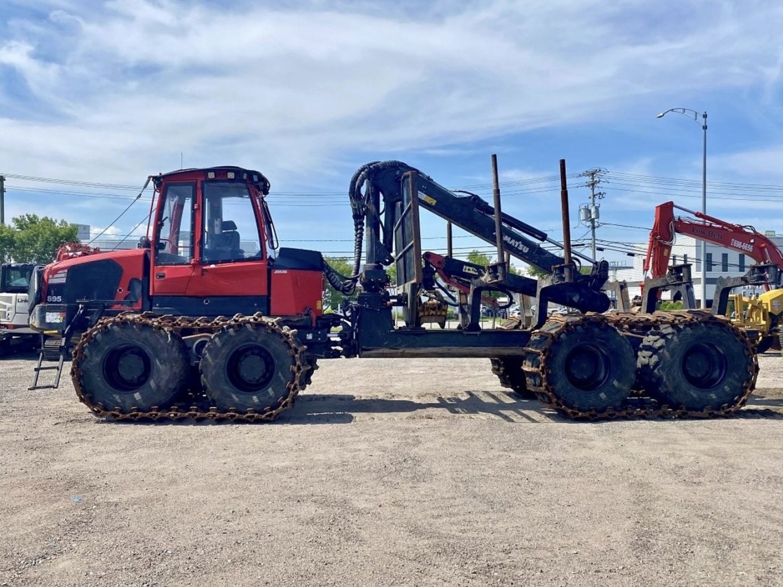 Komatsu Harvester 895