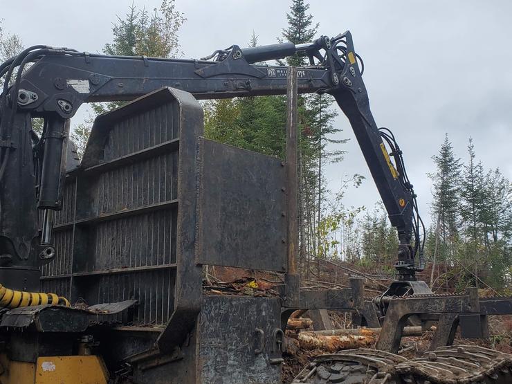 Transporteur Tigercat 1075B 2013 à vendre