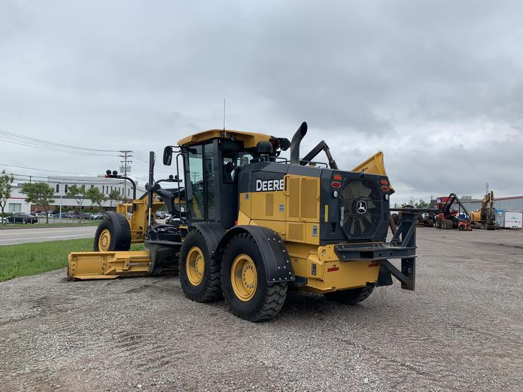 Niveleuse John Deere 772GP 2016 à vendre