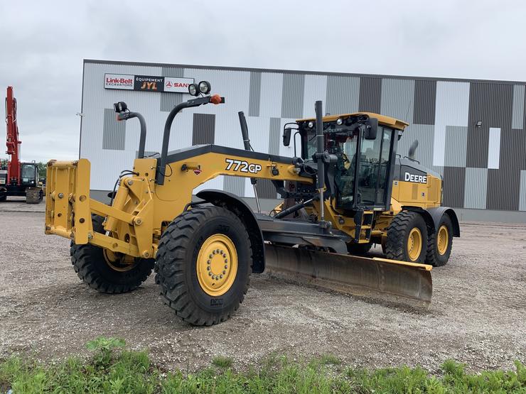 Niveleuse John Deere 772GP 2016 à vendre