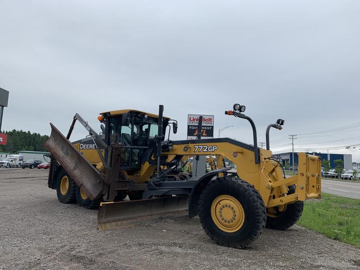Niveleuse John Deere 772GP 2016 à vendre
