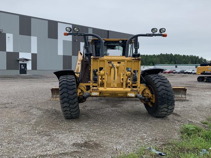 Niveleuse John Deere 772GP 2016 à vendre