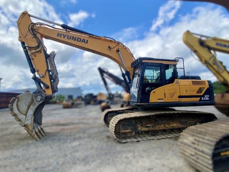 Excavator Hyundai HX220L 2020 for sale