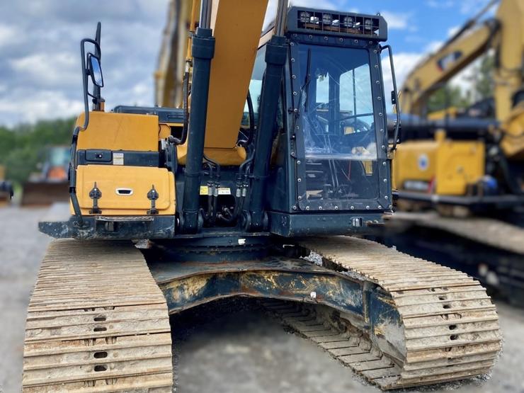 Excavator Hyundai HX220L 2020 for sale
