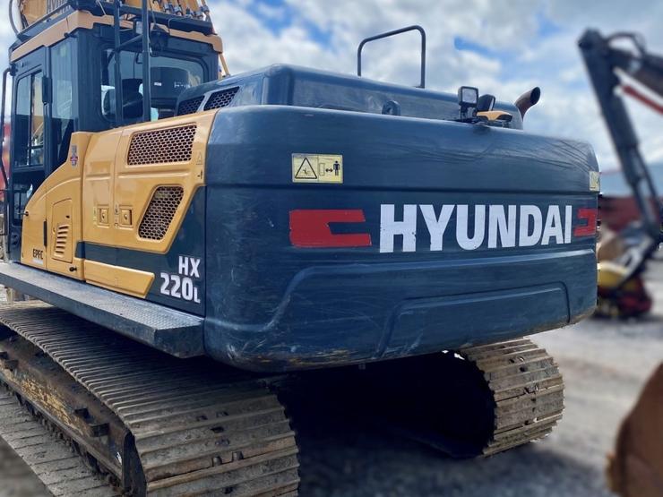 Excavator Hyundai HX220L 2020 for sale