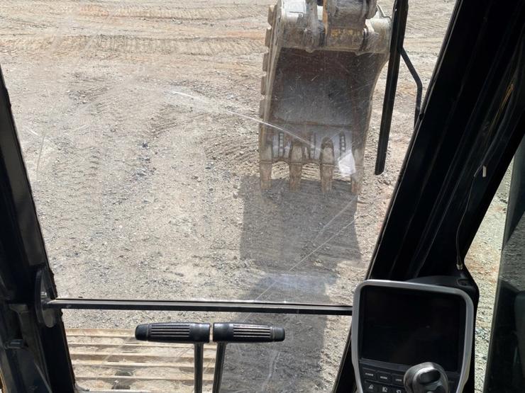 Excavator Hyundai HX220L 2020 for sale